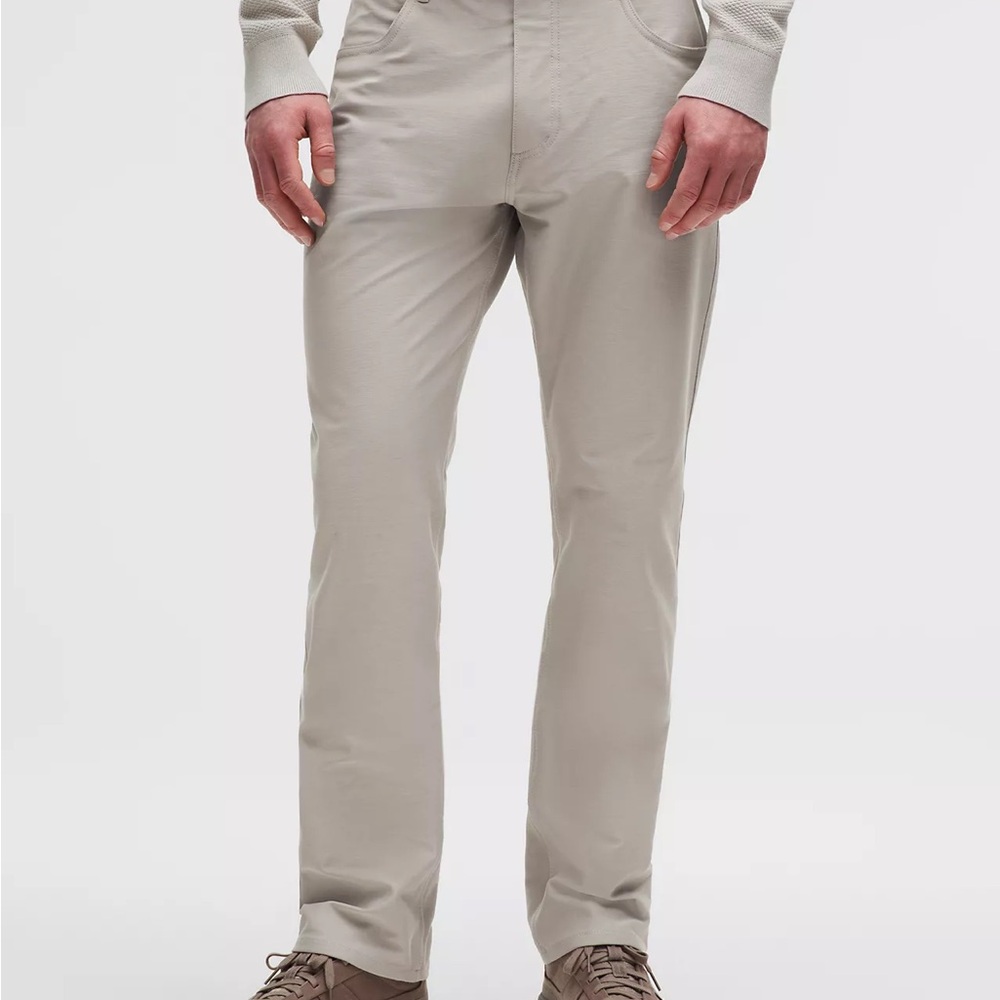 Lululemon Mens EasyFive Classic-Straight Pant size: 38 in Downtown Tan